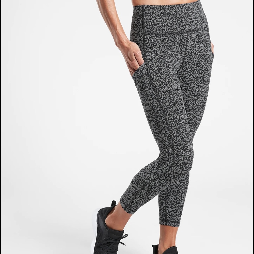 Athleta Ultimate Train 7/8 Tight, sz L